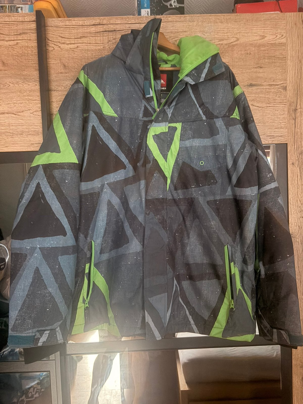Veste Quiksilver, Ophalen, Zo goed als nieuw