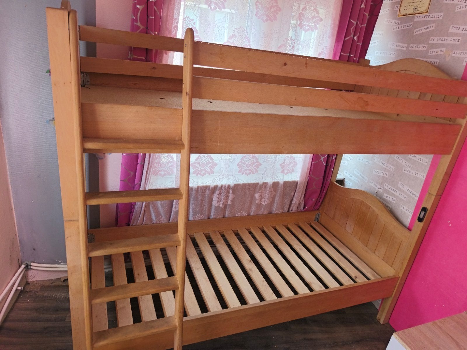lit superposé en bois, Enlèvement
