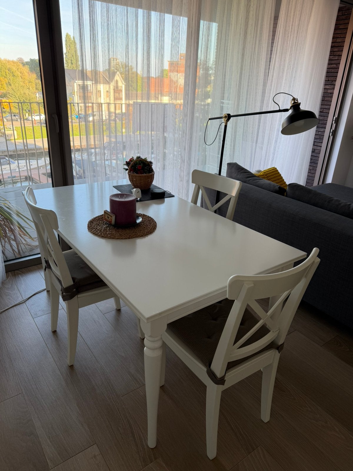 Table IKEA ROSENTORP + 4 chaises, Maison & Meubles, Enlèvement, Comme neuf