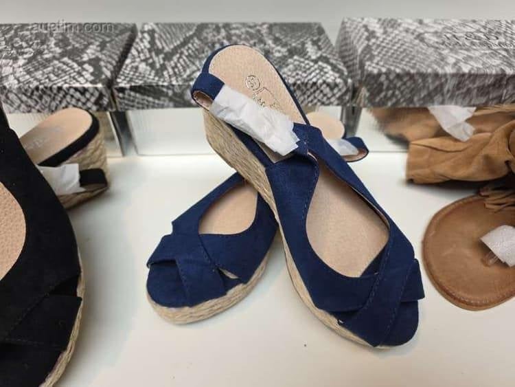 Nieuwe dames schoenen, Zakelijke goederen, Stock en Retail | Partijen goederen, Ophalen of Verzenden, Overige categorie