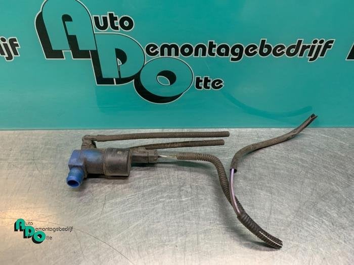 Ruitensproeierpomp voor van een Renault Twingo (Twingo 07-), Gebruikt, -, Renault, -