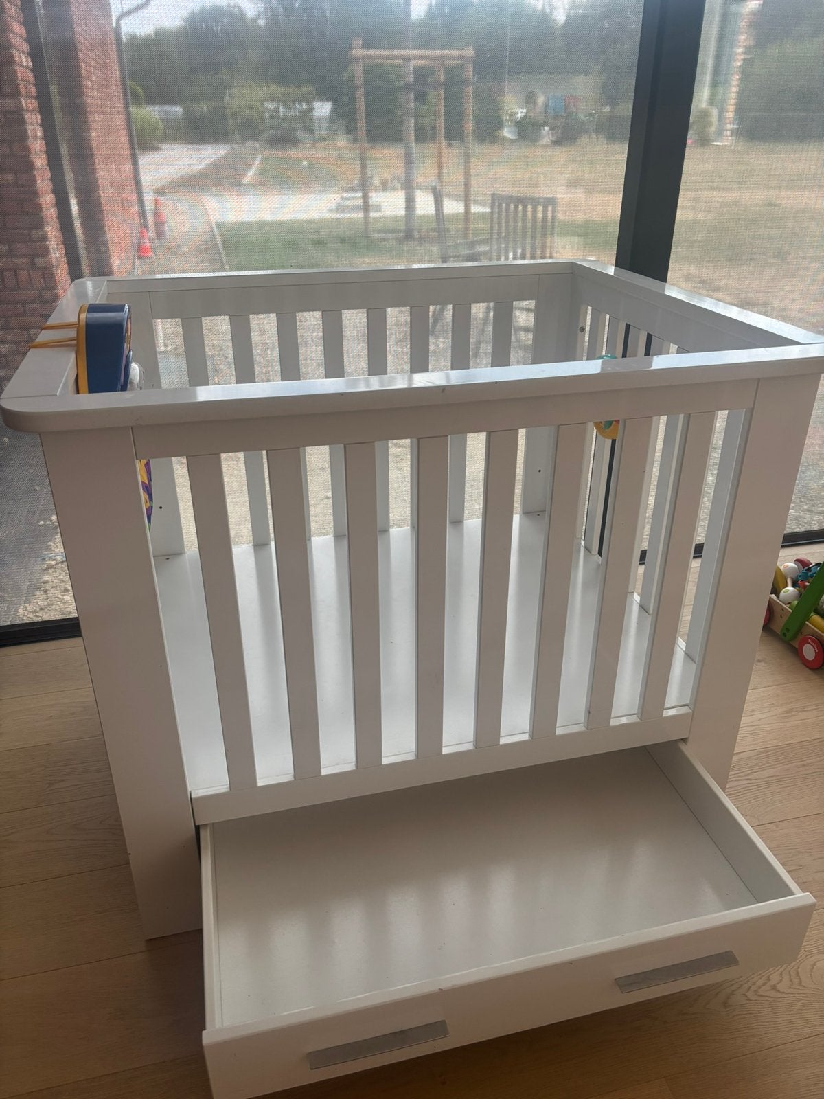 Babypark, wit, zo goed als nieuw, in hoogte verstelbaar, Ophalen, Zo goed als nieuw, In hoogte verstelbaar