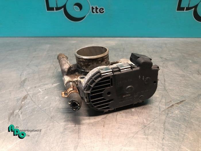 Gasklephuis van een Opel Corsa (Corsa D 07-), Gebruikt, -, -, Opel