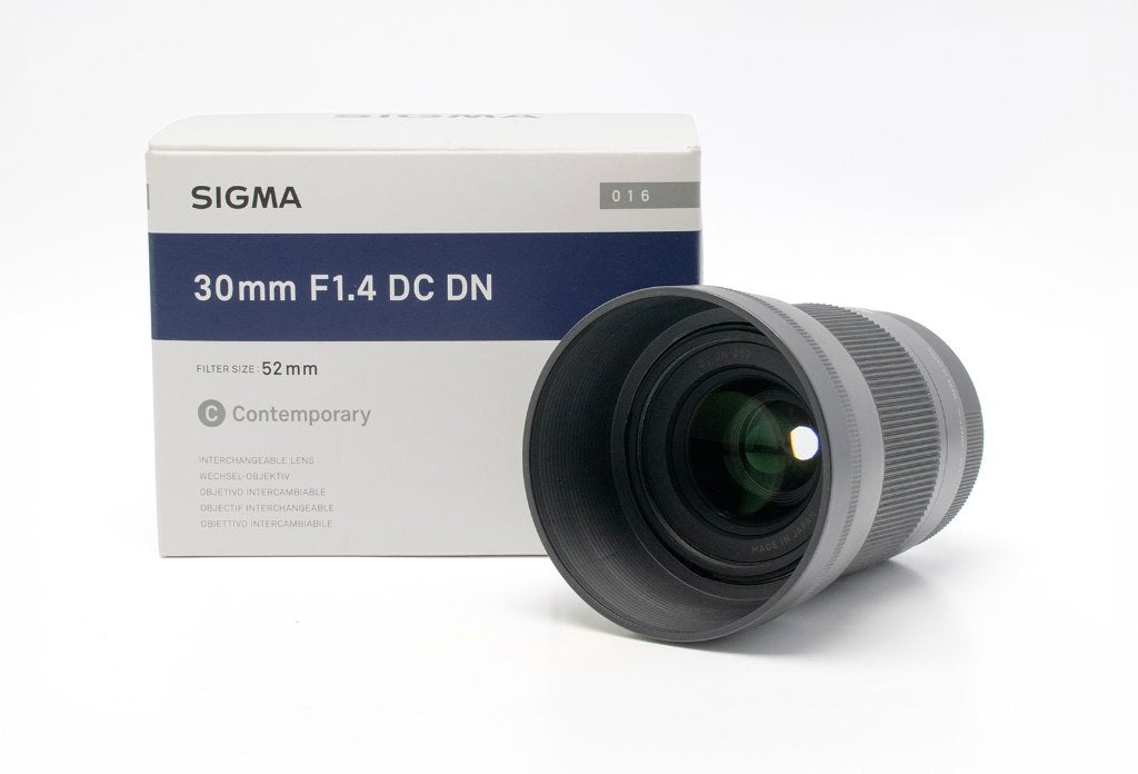 Sigma 30mm F/1.4 DC DN Contemporary Fujifilm X, 30 mm, Lentille standard, Comme neuf, Fujifilm
