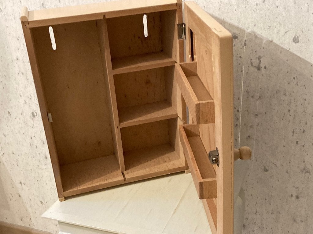 Projet de rénovation - Petite armoire en bois massif, Enlèvement ou Envoi, Utilisé, Bois, Autres types