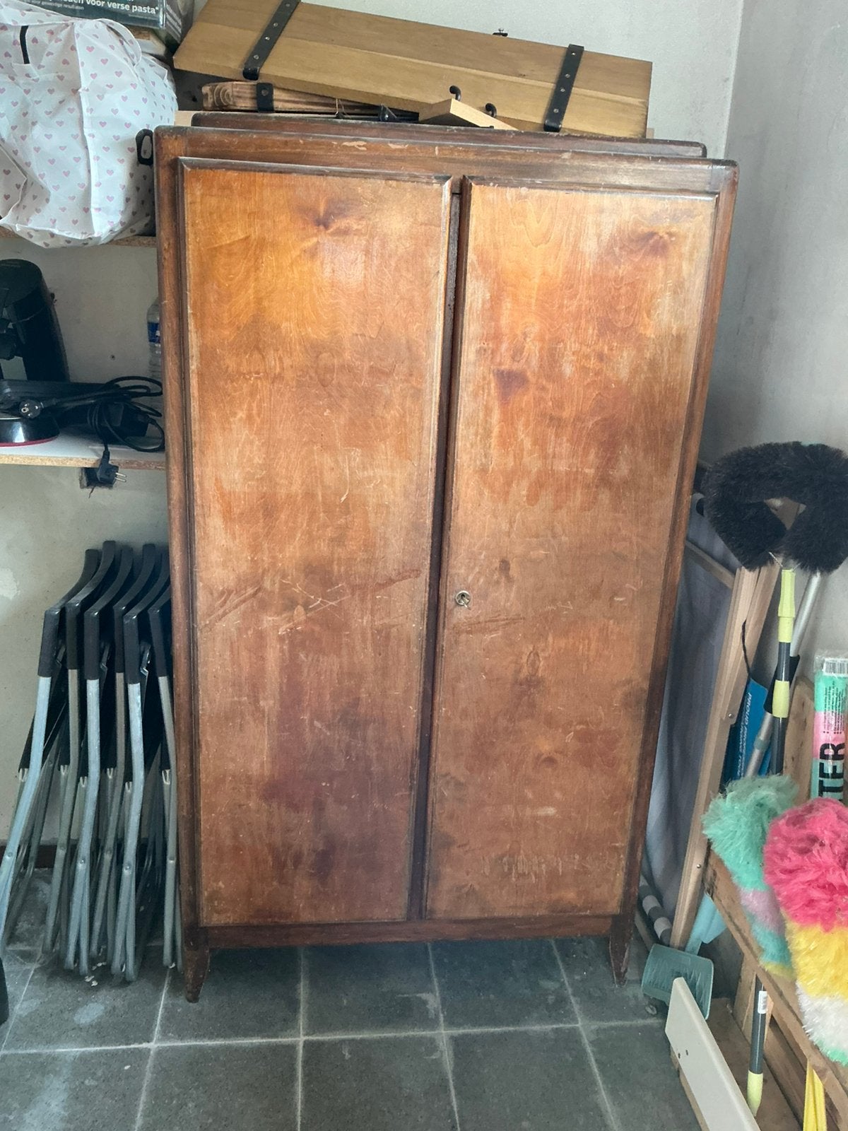 Antieke kast, Ophalen