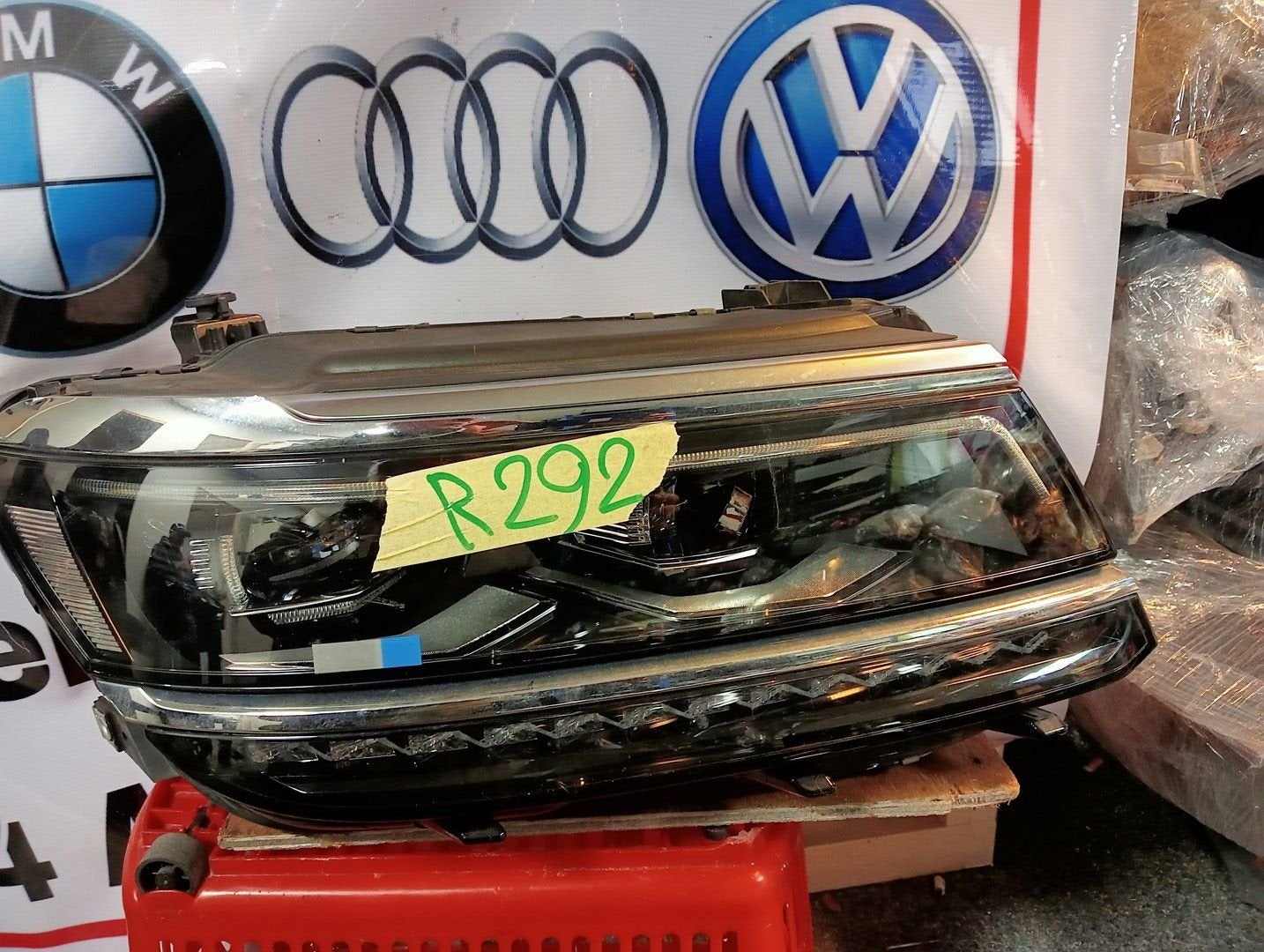Koplamp  Rechts LED Volkswagen Tiguan (AD1) 5NB941082E Kaal, Gebruikt, -, Volkswagen, -