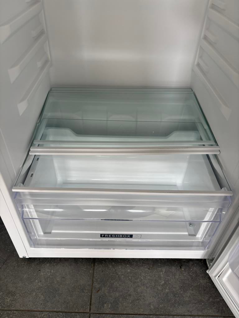 Whirlpool koelkast met vriesvak – NIEUW / nooit gebruikt, Elektronische apparatuur, Vriezers en Diepvrieskisten, Ophalen, Zo goed als nieuw