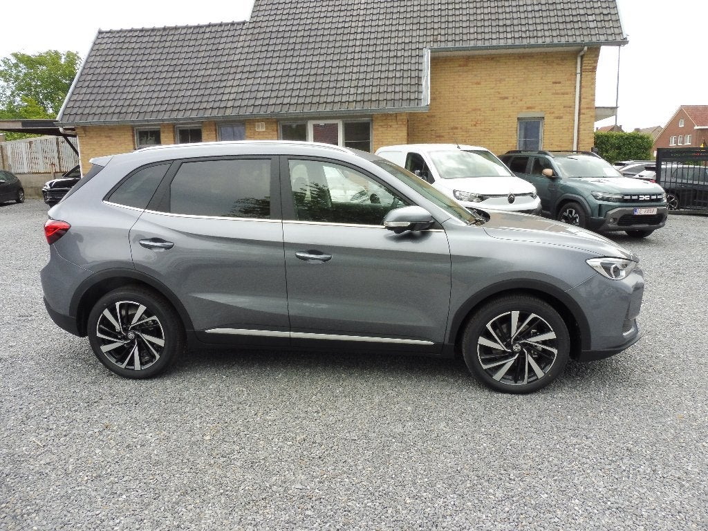 MG ZS 1,5HEV aut Hybrid Luxury/10kmpr23999€, Autos, MG, Cuir, Argent ou Gris, Achat, Euro 6