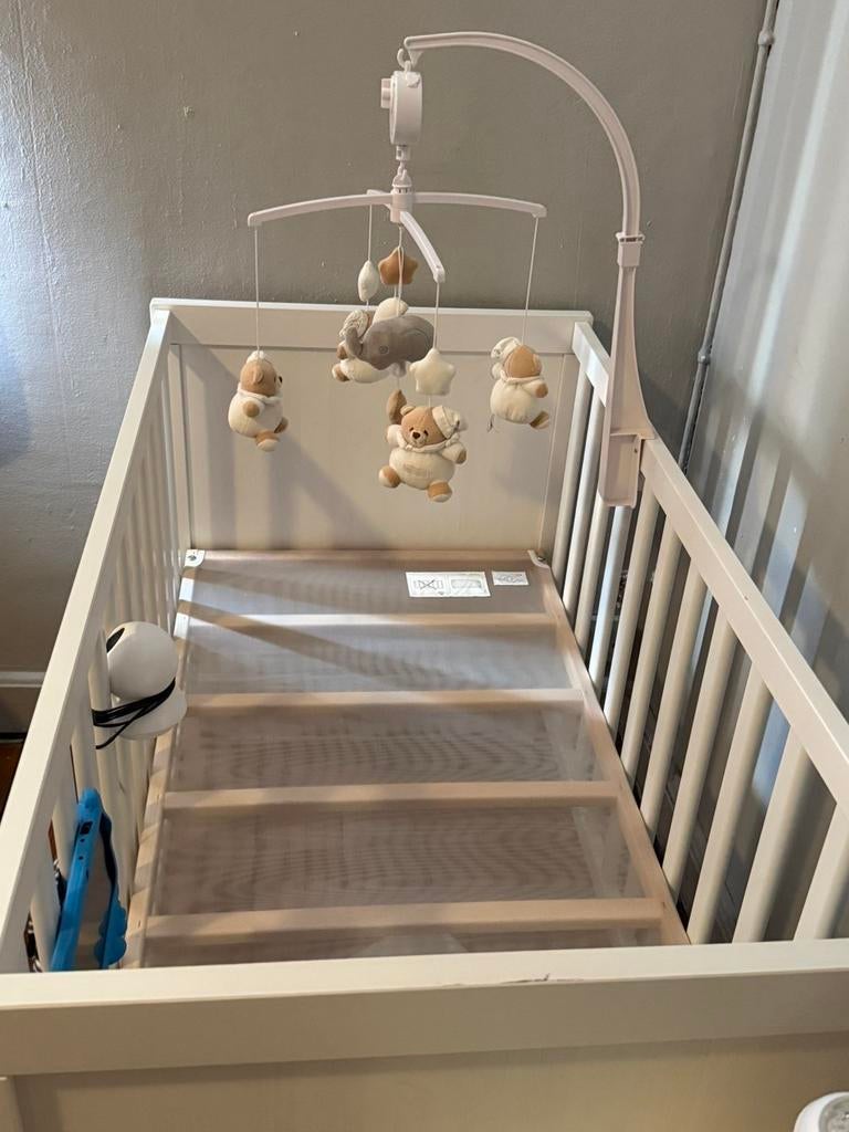 meegroei baby bedje met muziekmobiel, Kinderen en Baby's, Ophalen, Gebruikt, Lattenbodem
