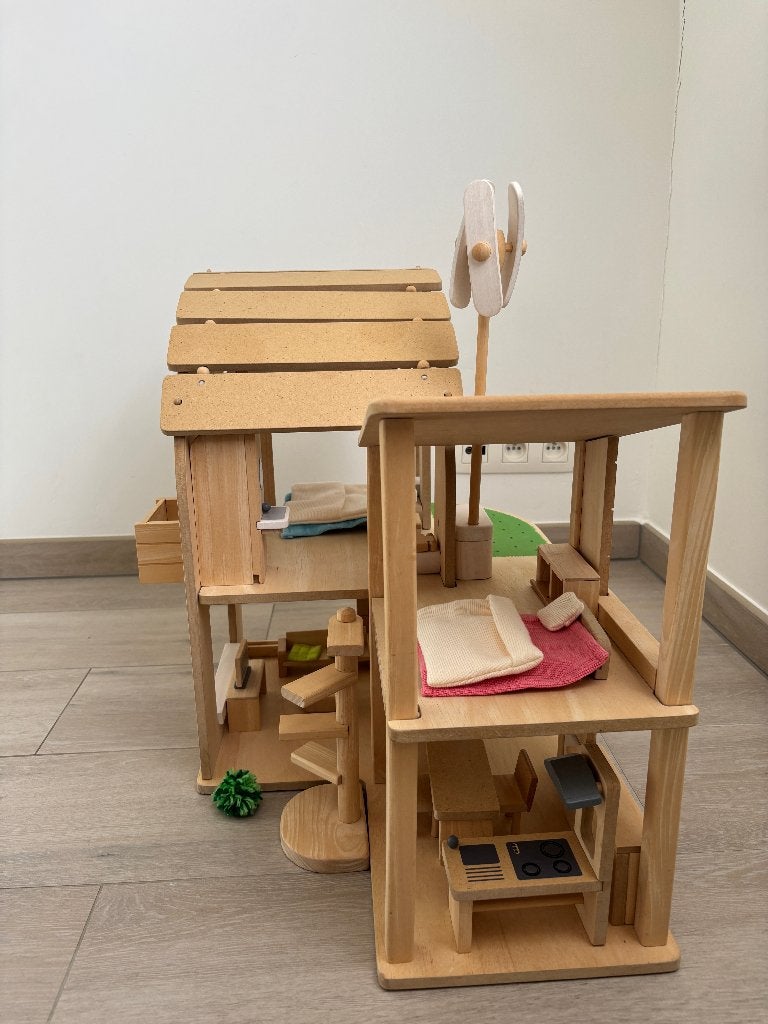 Plan Toys ecologisch poppenhuis, Kinderen en Baby's, Speelgoed | Poppenhuizen, Ophalen, Zo goed als nieuw, Poppenhuis