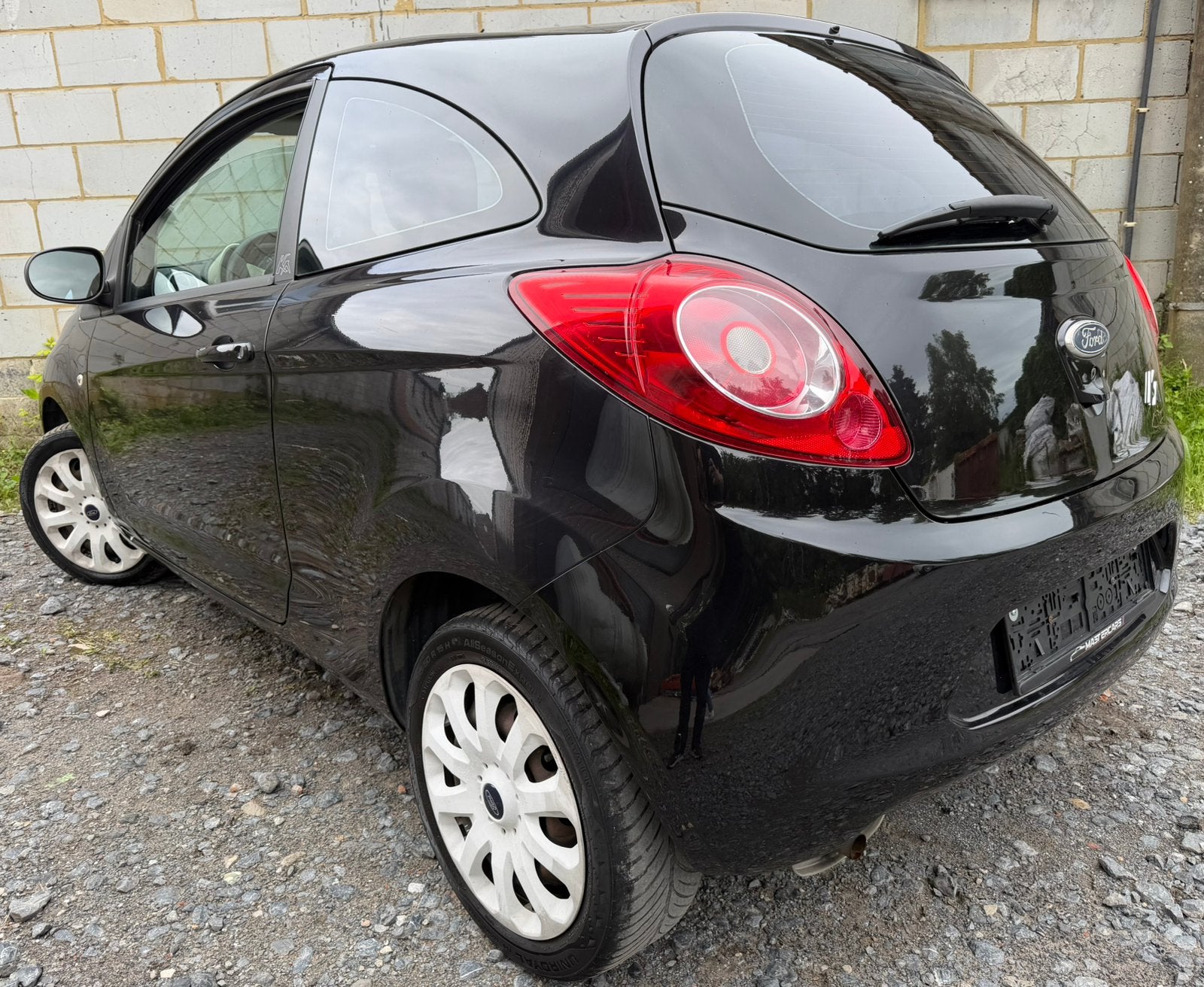 Ford KA / 1.2i / 70ch / Prêt à immatriculer / 1 an garantie, Auto's, 4 zetels, Ka, Zwart, Bedrijf