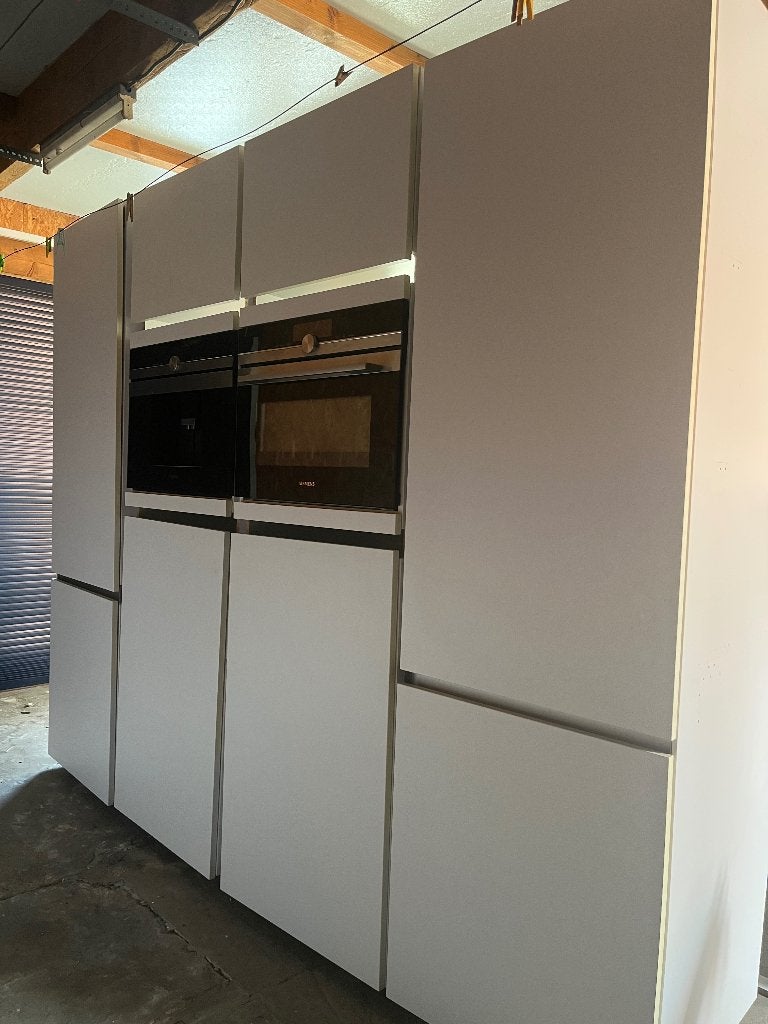 Keuken met eiland wit (reeds gedemonteerd), Huis en Inrichting, Keuken | Complete keukens, Ophalen, Gebruikt, Overige materialen