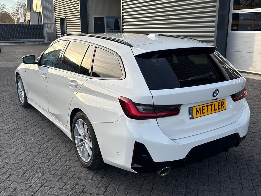 BMW 3-serie Touring 320i, M-sportpakket, M pakket, 360 camer, Auto's, Automaat, Achterwielaandrijving, 4 cilinders, Alcantara