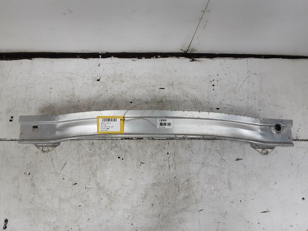 RENFORT PARE CHOC ARRIERE (TRAVERSE) BMW 1 serie (F40), Autos : Pièces & Accessoires, Utilisé, BMW, Petuelring 130
80809  München, DE