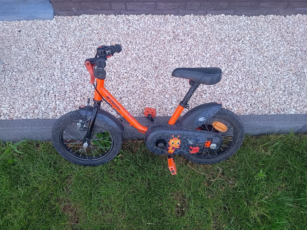 Kinderfiets (14 inch) – Met zijwieltjes en loopstang!, Zijwieltjes, Gebruikt, B-Twin, Ophalen of Verzenden
