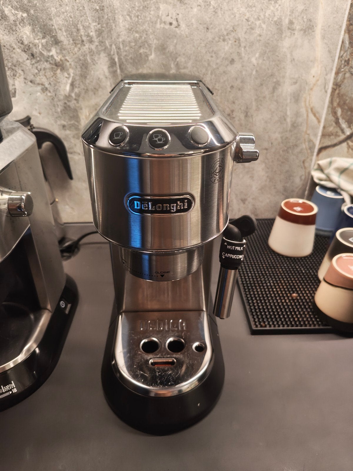 Dédica EC 685 M Style, Machine à espresso, Réservoir d'eau amovible, Enlèvement ou Envoi, Dosettes et capsules de café