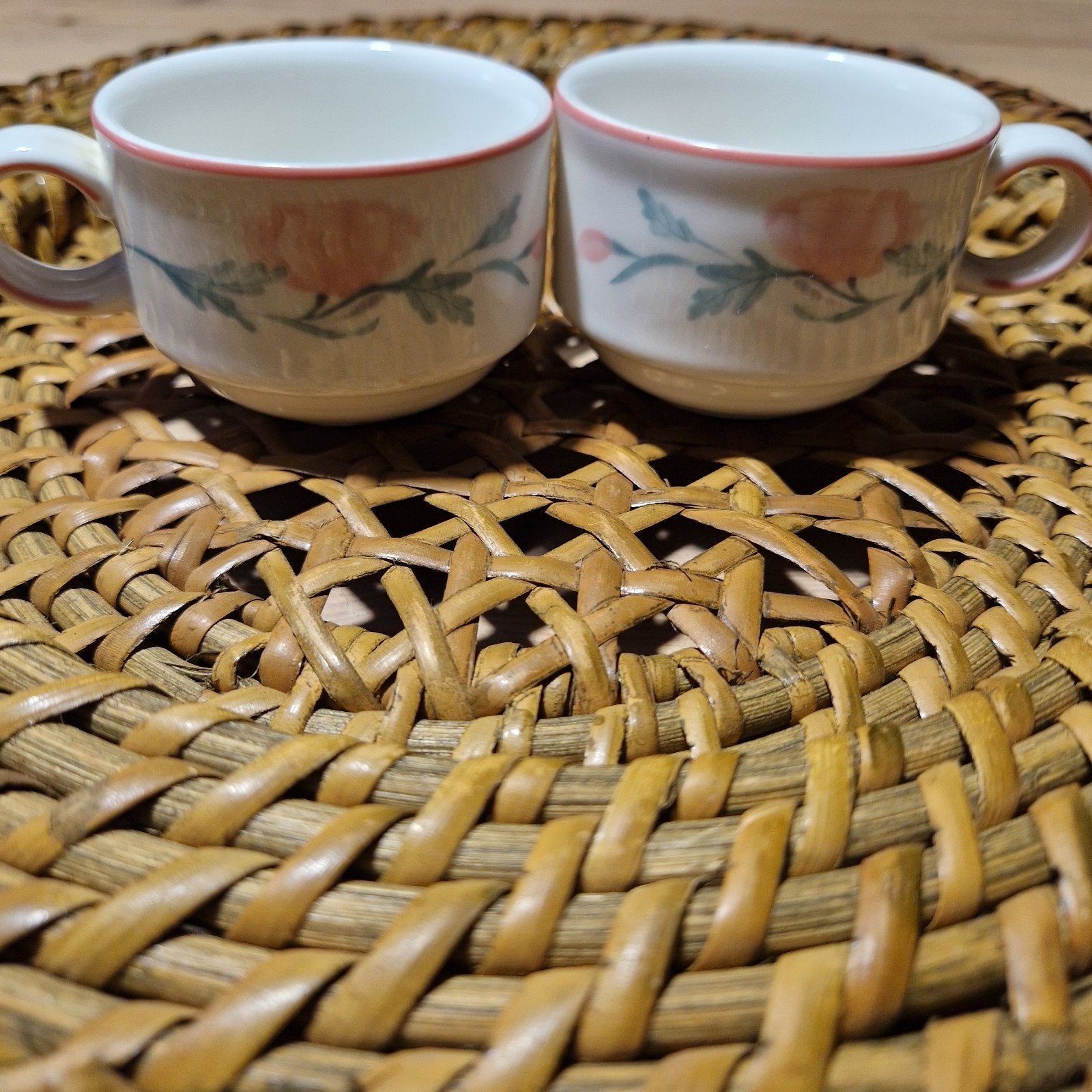 2 petites tasses à expresso Villeroy et Boch, Antiquités & Art, Enlèvement ou Envoi