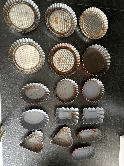 16 petits moules à pâtisserie, Enlèvement ou Envoi, Utilisé, Gâteaux, Tartes ou cupcakes, Moule