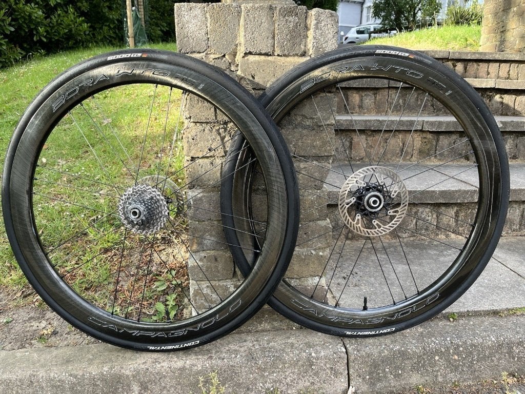 Paire de roues Campagnolo Bora WTO 45 Disc en carbone, Vélos & Vélomoteurs, Enlèvement ou Envoi, Utilisé, Carbone