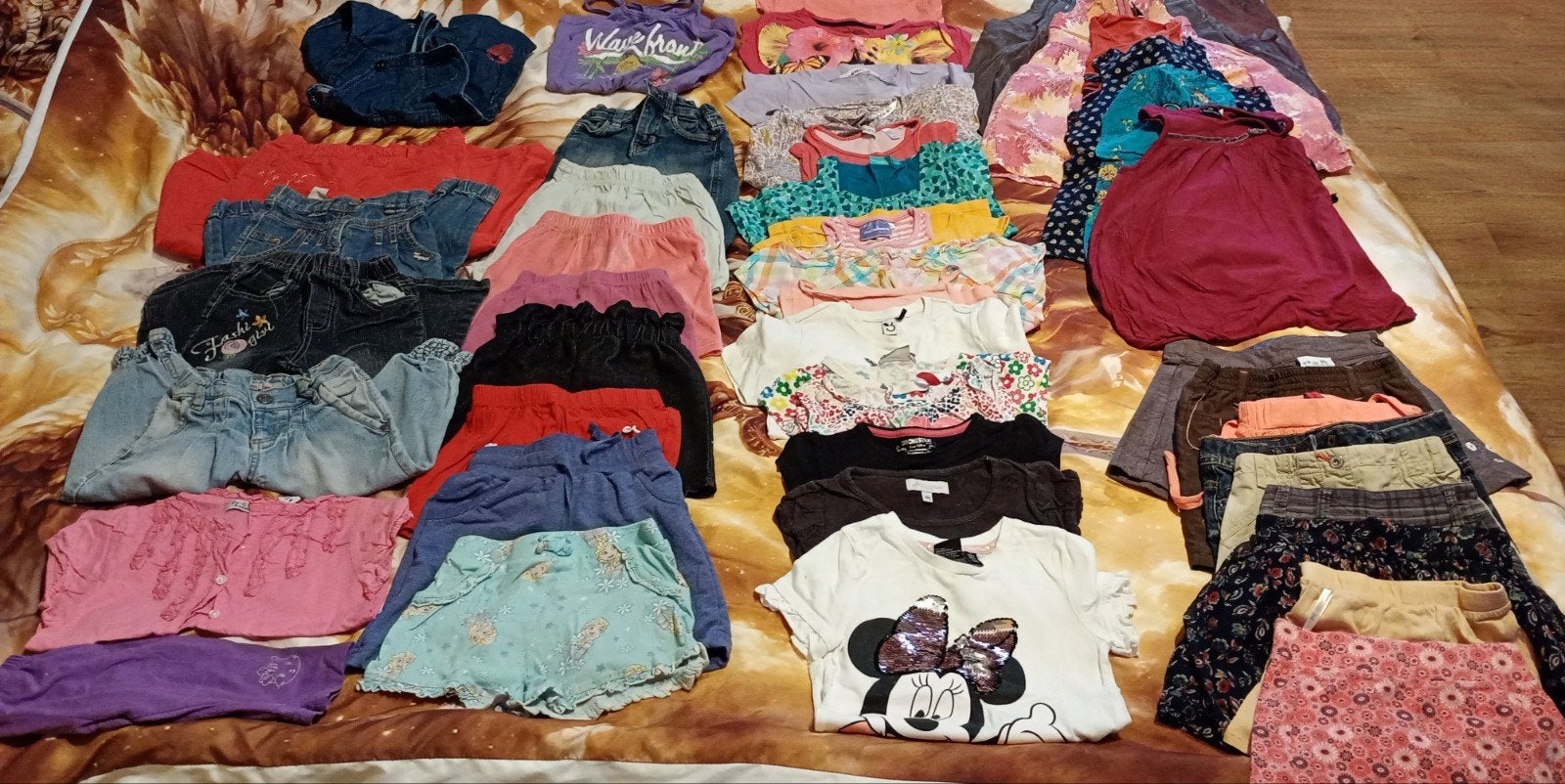 LOT vêtement Fille 4 ans 46 pièces Très bon état général (1, Enlèvement, Utilisé, Fille, Ensemble