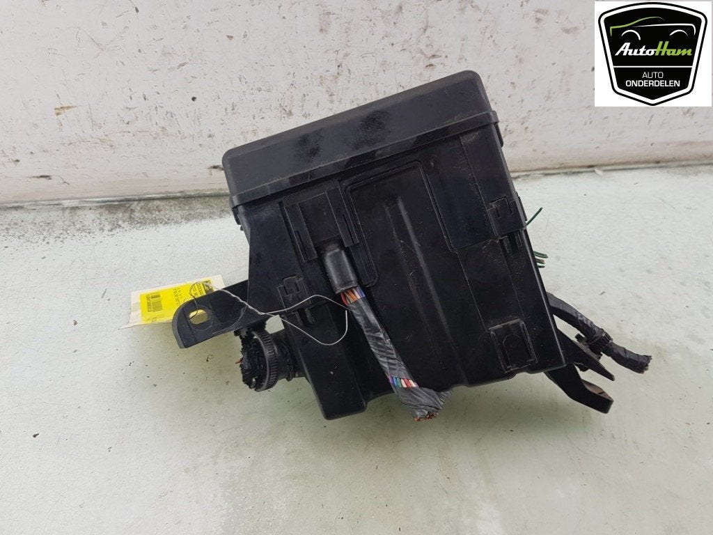 ZEKERINGKAST Toyota Yaris II (P9) (|8274152031|), Dhr. J. Ham, Gebruikt, Administratie@autoham.nl, Toyota