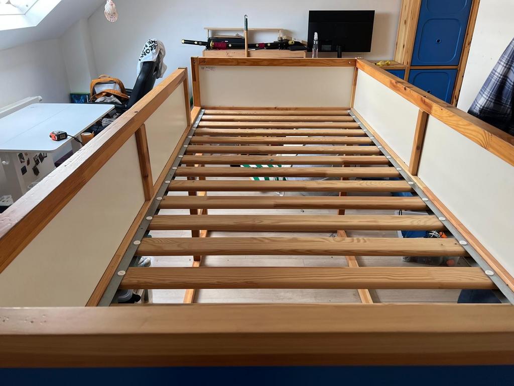 Lit reversible kura, Huis en Inrichting, Slaapkamer | Stapelbedden en Hoogslapers, Ophalen, Gebruikt, 90 cm, Eenpersoons
