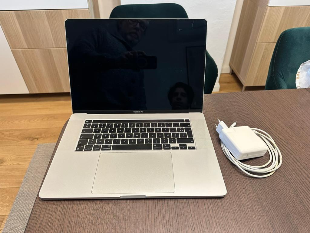 MacBook Pro Touch Bar 16" 2,3Ghz Core i9, Computers en Software, Ophalen, Zo goed als nieuw, MacBook