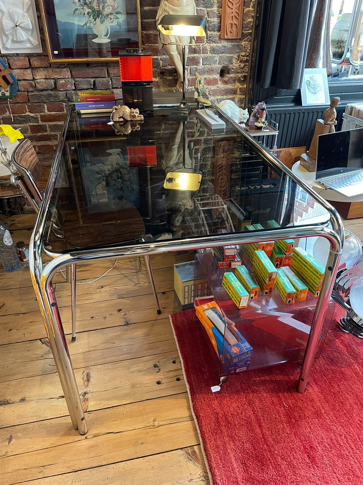 Chroom tafel met fumé glazen blad vintage buisframe, Enlèvement ou Envoi