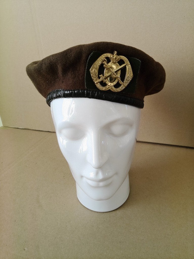 Vintage leger baret Landmacht Geneeskundige Dienst Maat 60, Ophalen of Verzenden