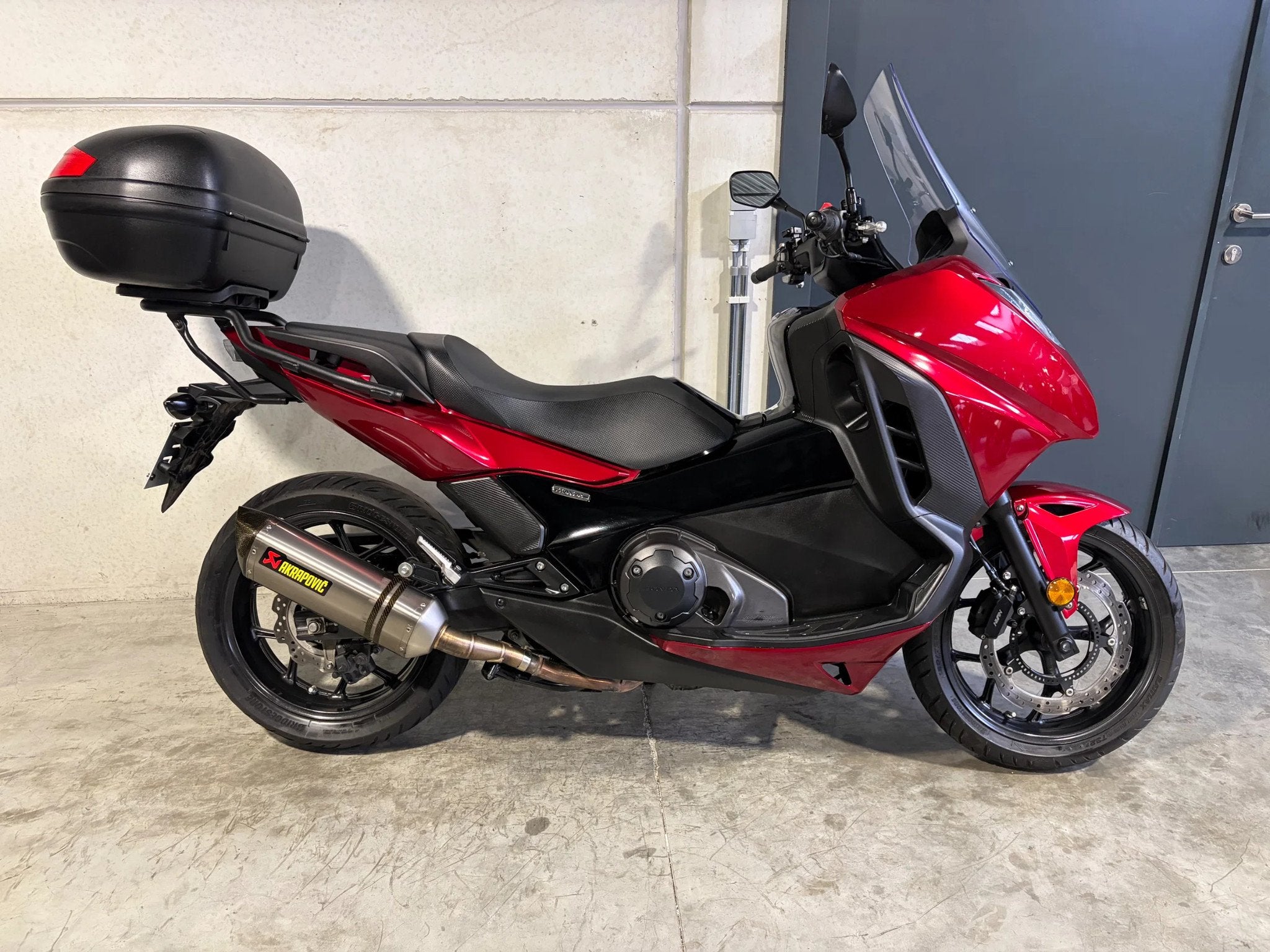 Honda Integra 750 luxe scooter/moto met Akrapovic en topcase, Entreprise, Scooter, 750 cm³