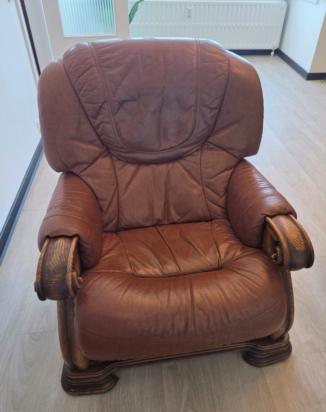 Fauteuil Royal : assise confortable, Maison & Meubles, Fauteuils, 75 à 100 cm, Enlèvement, Utilisé, Bois