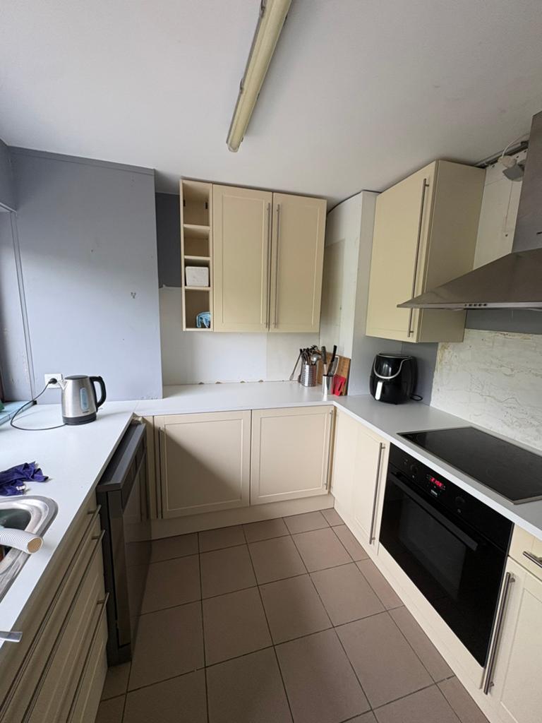 Manuserie et rénovation, Enlèvement ou Envoi, Comme neuf