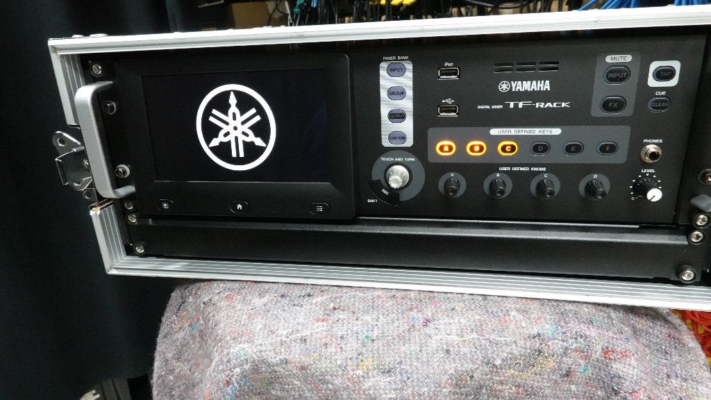 Yamaha TF RACK 40 channel digital mixer, Muziek en Instrumenten, Ophalen, Nieuw, 20 kanalen of meer, Microfooningang