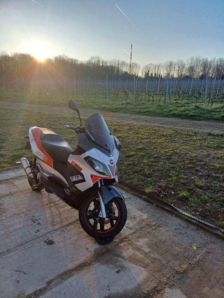 Aprilia sr max 125 cm3, Enlèvement ou Envoi