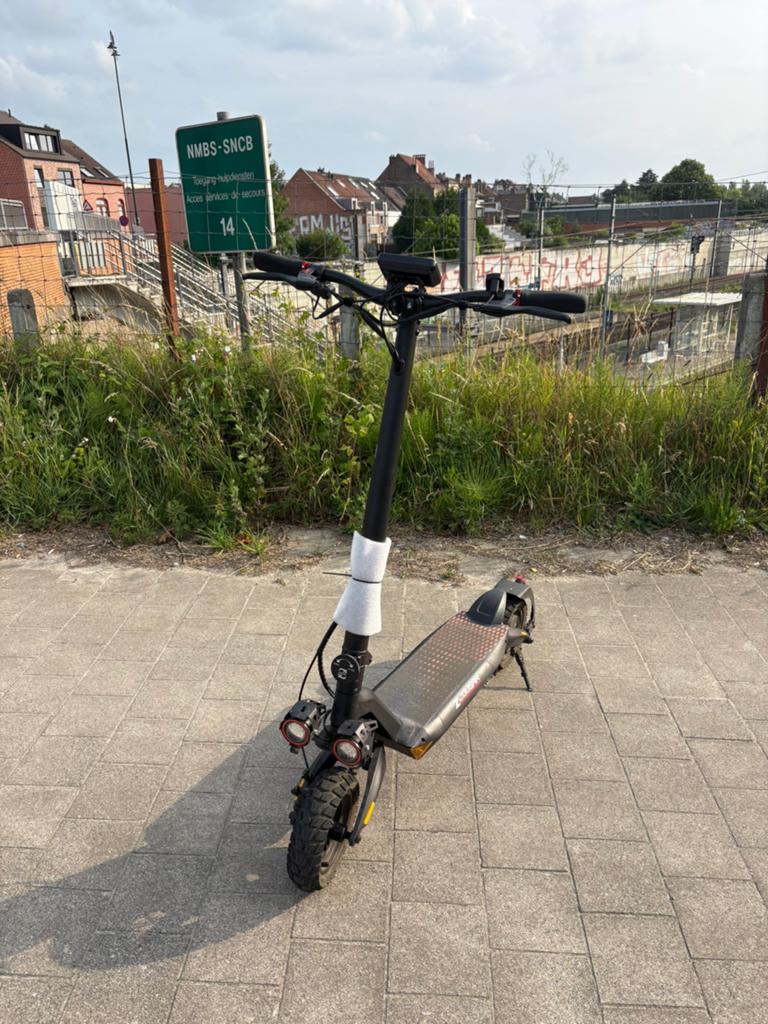 Zwheel T8 Z Cougar Elektrische step, Fietsen en Brommers, Steps, Zo goed als nieuw, Elektrische step (E-scooter), Ophalen of Verzenden