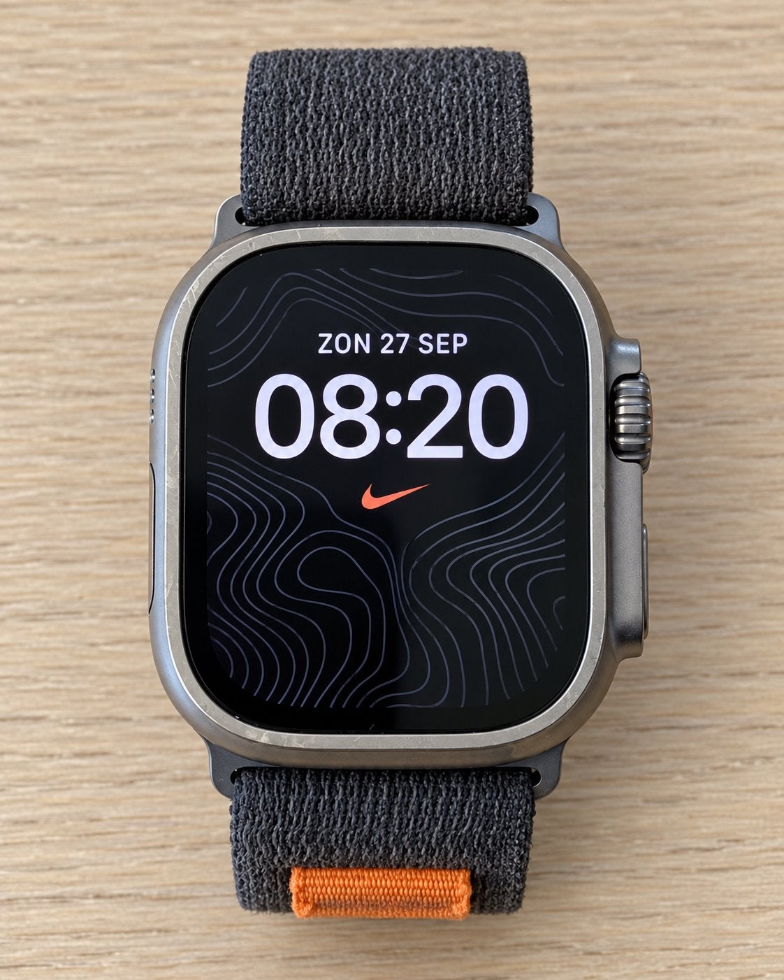 Apple Watch Ultra 1 49 mm en titane + Trail Loop + chargeur, Étanche, Gris, IOS, Enlèvement