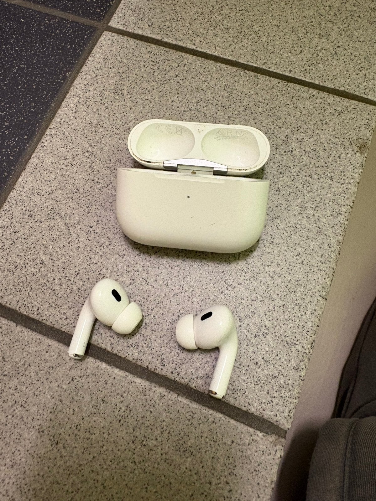 Airpods pro, Ophalen, Zo goed als nieuw, Wit, Bluetooth