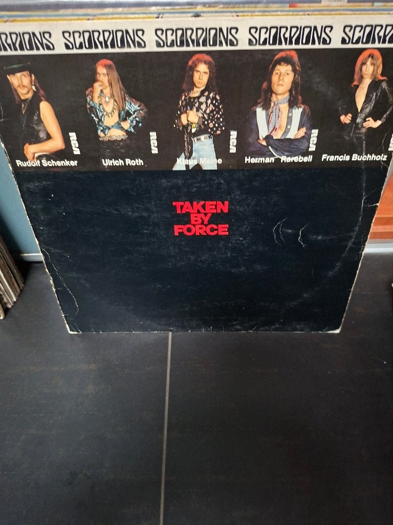 lp - scorpions - taken by force, Cd's en Dvd's, Vinyl | Hardrock en Metal, LP, Gebruikt, Ophalen of Verzenden, Hardrock