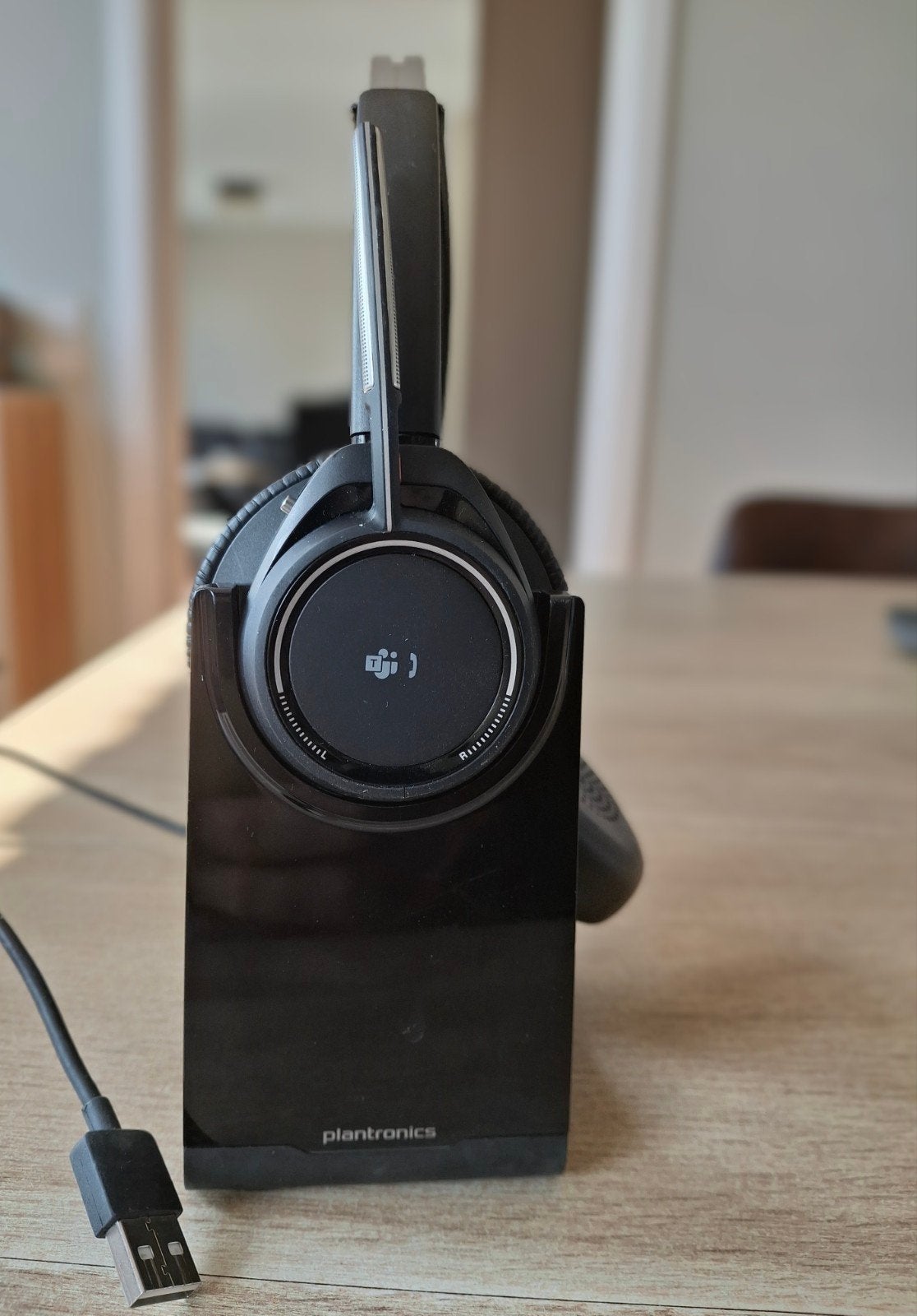 Plantronics Voyager Focus UC Bluetooth + Oplaadstand en hoes, Plantronics, On-ear, Ophalen of Verzenden, Draadloos