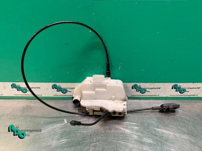 Serrure portière mécanique 2portes droite d'un Renault Meg, Renault, -, 3 mois de garantie, Utilisé