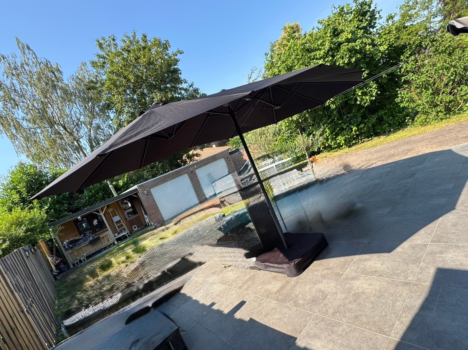 Parasol dubbel, Enlèvement, Comme neuf