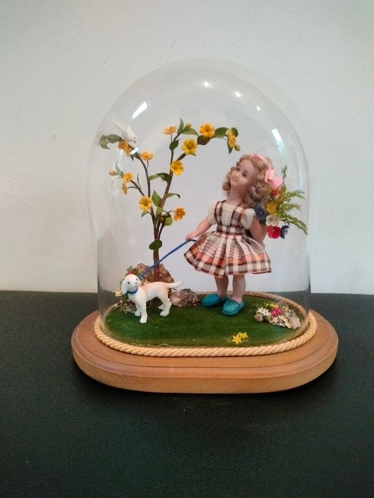 Statue en cire, fille et chien, cloche du monastère, 22 cm, Enlèvement ou Envoi, Fait main, Verre