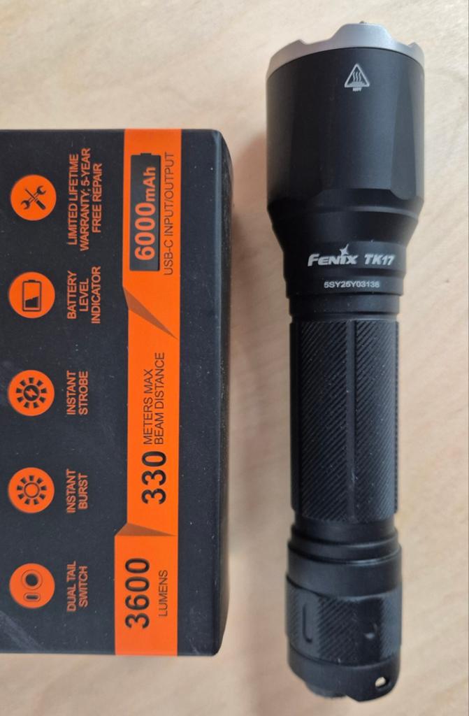 Fenix TK17 Lampe de poche Tactique, Enlèvement ou Envoi