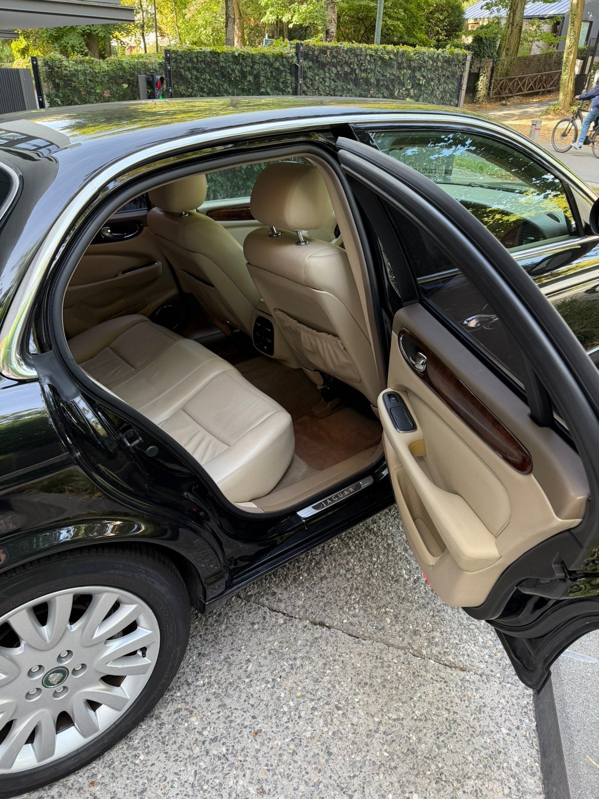 Jaguar XJ V6 3.0 ESSENCE, Auto's, Automaat, Beige, Zwart, XJ
