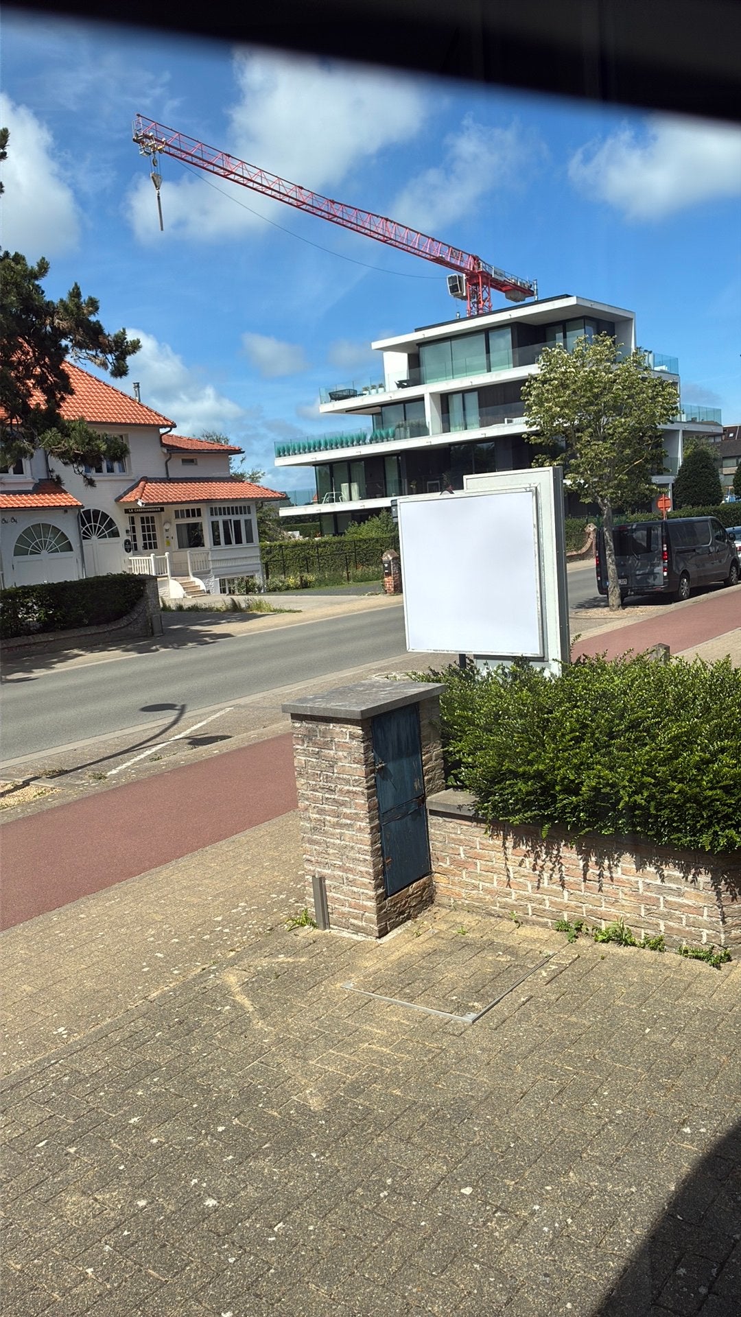 Electrisch verlicht wit reclamepaneel