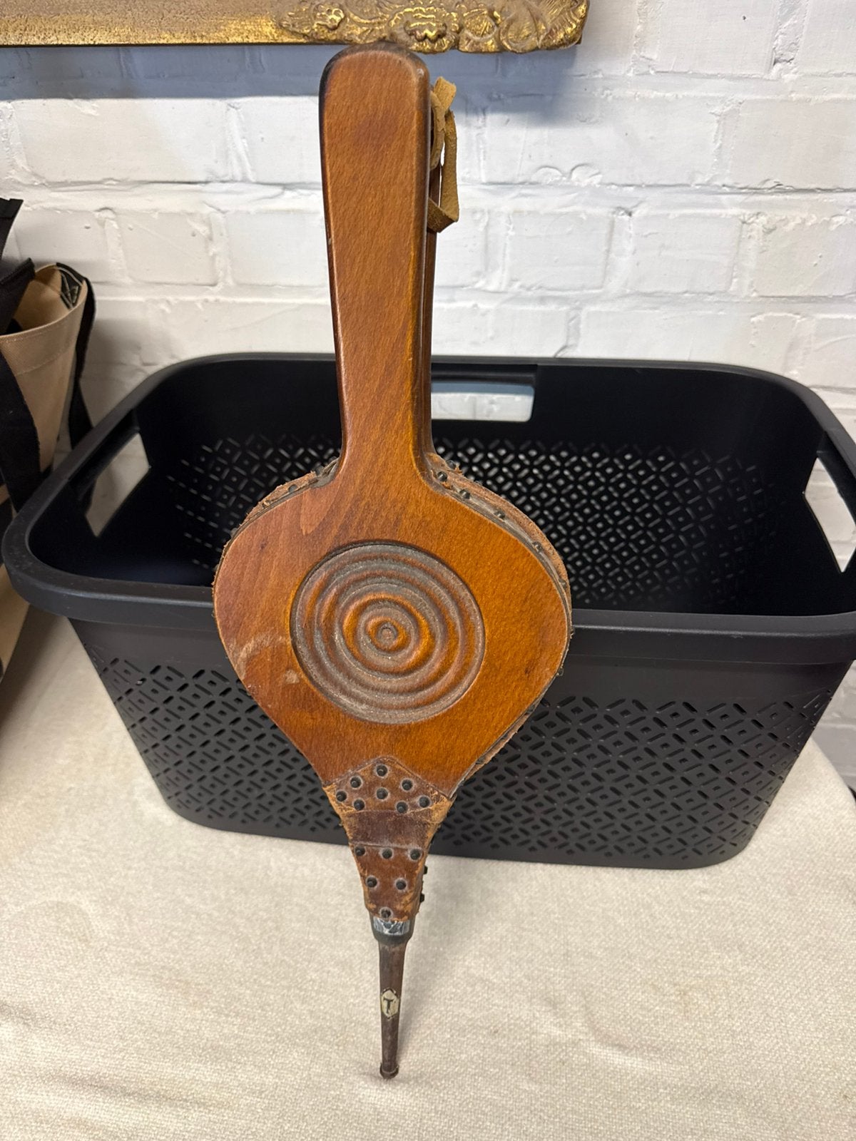 Soufflet de cheminée ancien en bois et cuir, Enlèvement