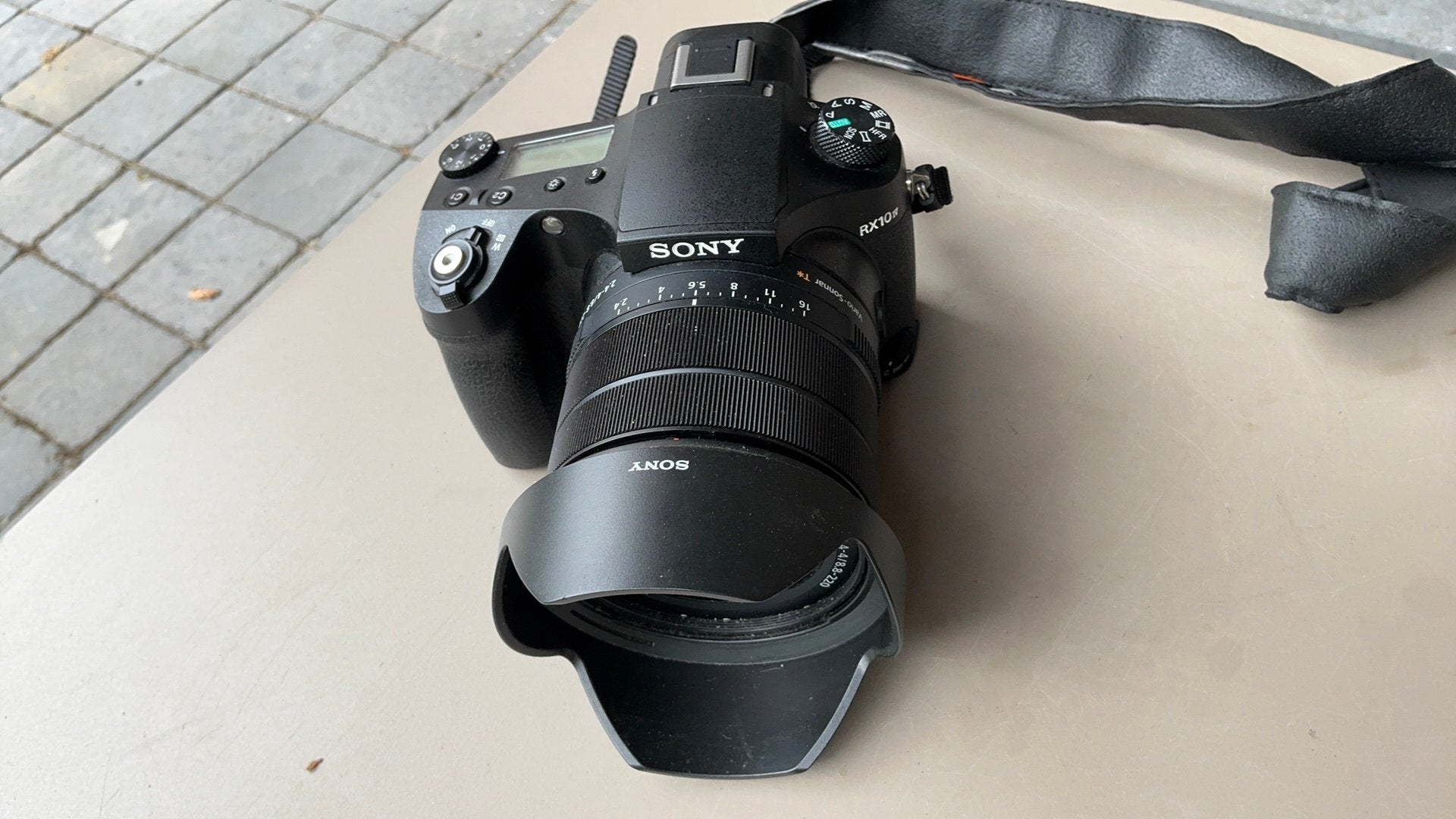 Te koop sony rx10IV, TV, Hi-fi & Vidéo, Appareils photo numériques, Appareil photo bridge, Stabilisation d'image, Batterie, Comme neuf