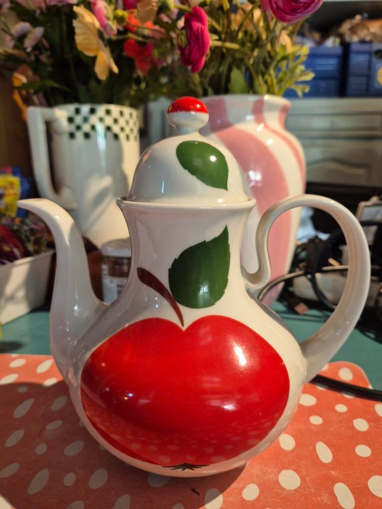 70's koffiepot met appel dessin, Ophalen