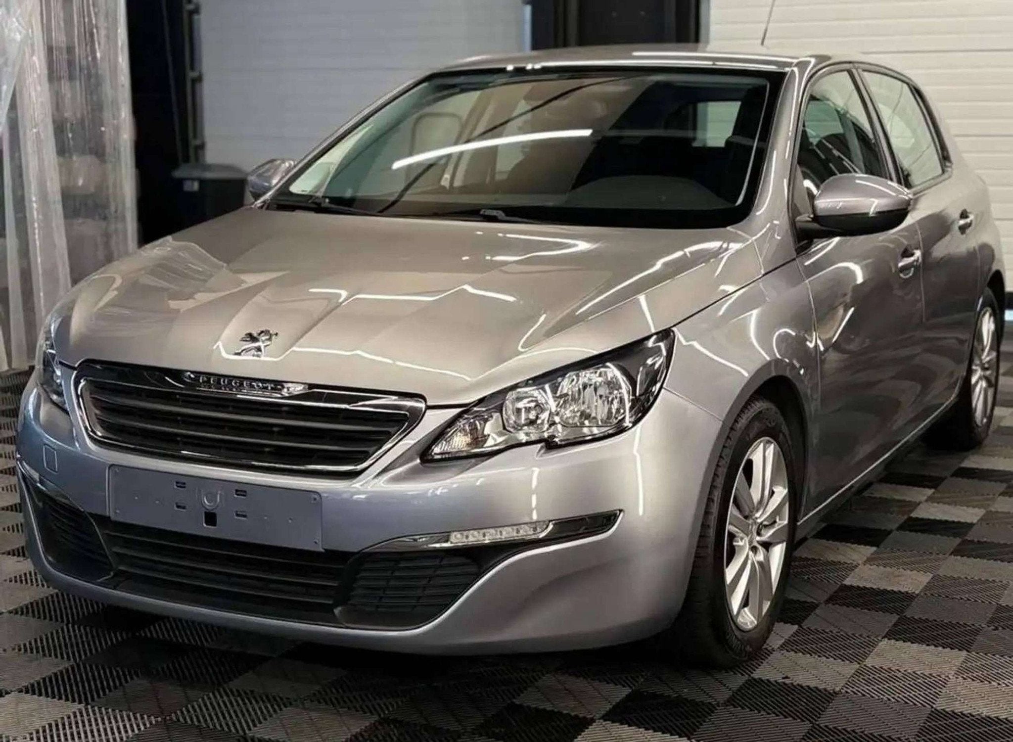 Peugeot 308 1.2 PureTech bj. 2014 143000 km, Autos, Argent ou Gris, Achat, Entreprise, 5 portes
